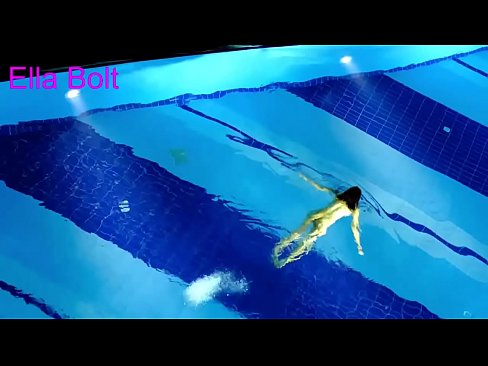 ❤️ Não consigo parar de ver, jovem loira apanhada a nadar nua na piscina da estância balnear ELLA BOLT ❤️ Porno vídeo em pt.myastro.top